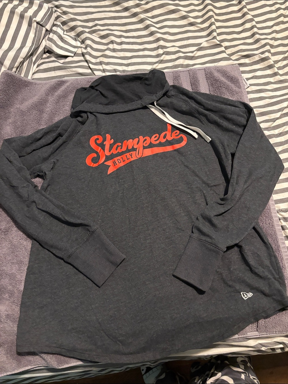 Womens size XL New Era Charcoal Turtleneck Sweater with Red Stampede